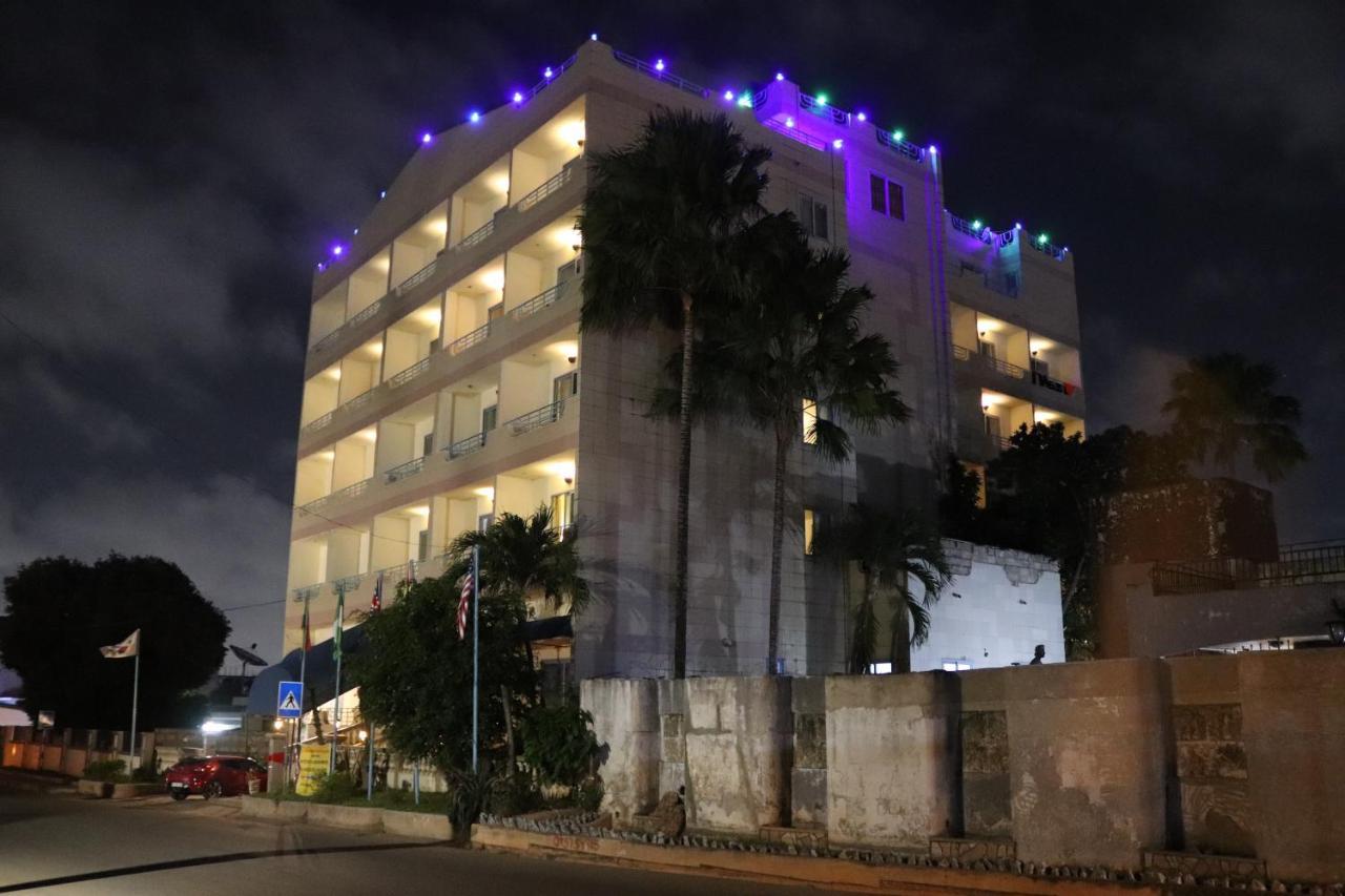 Maple Leaf Korean Hotel Achimota Exterior photo